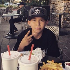 Meet your Posher, Raymond